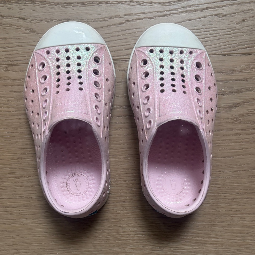 Native Kids Pink and White Water Shoes